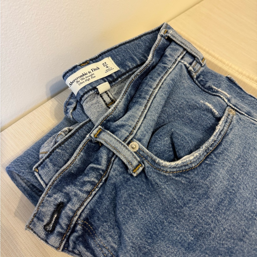 Abercrombie Curve Love 90s straight ultra high rise jean